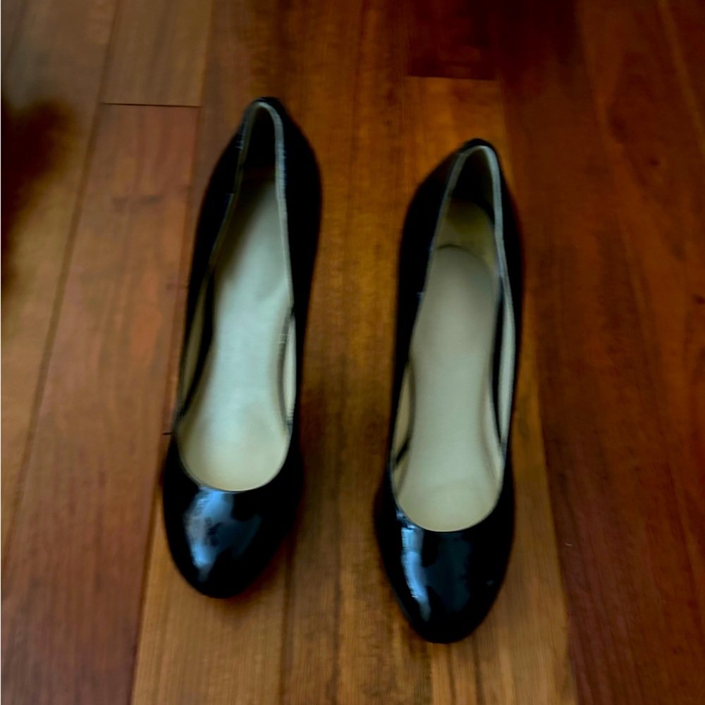 Joan & David black platform heels